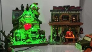 20002 Lemax Spookytown Garden of Eaten Nursery (1) (Large) (Small)