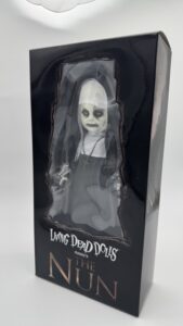 20032 Conjuring Universe The Nun (1) (Large) (Small)