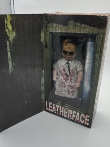 20035 Texas Chainsw Mas Leatherface (2) (Large) (Small)