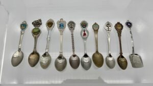 29027 Hundreds of Collector Spoons (16) (Large) (Small)