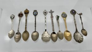 29027 Hundreds of Collector Spoons (4) (Large) (Small)