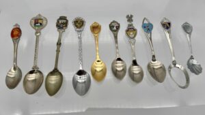 29027 Hundreds of Collector Spoons (6) (Large) (Small)