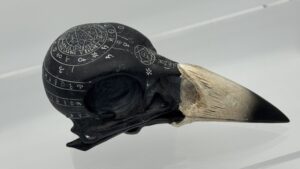 29046 Raven Head Engraved Figure (1) (Large) (Small)