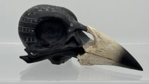 29046 Raven Head Engraved Figure (2) (Large) (Small)